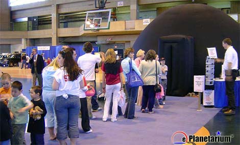 Planetario in un'evento pubblico